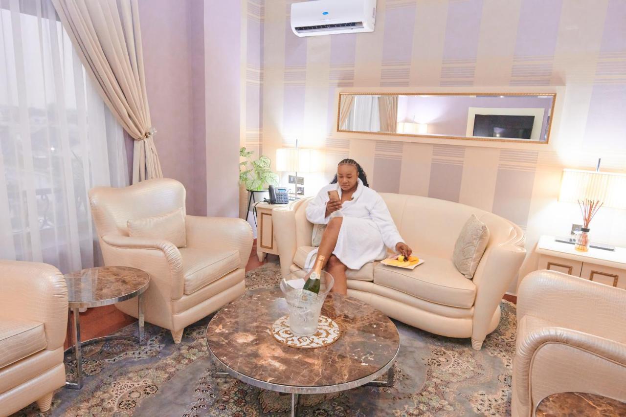 Oak Haven Hotel & Suites 포트하커트 외부 사진